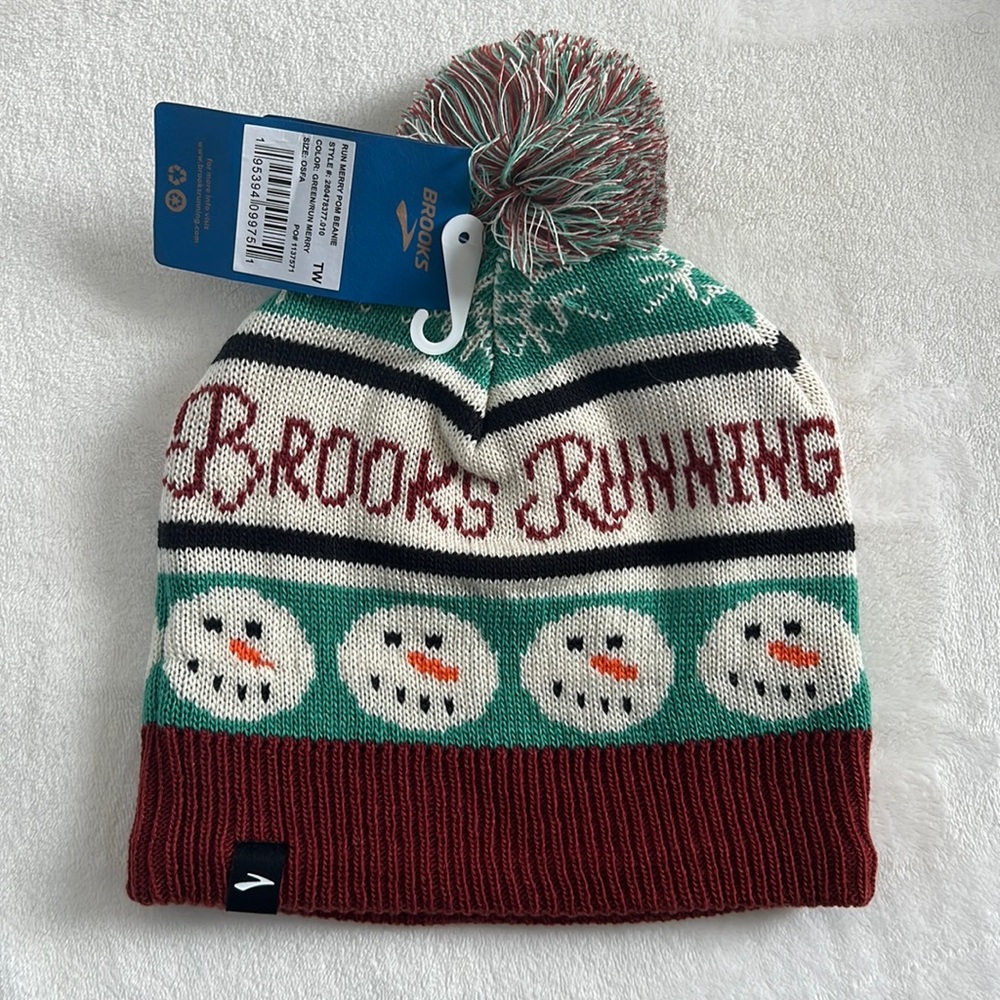 Brooks Run Merry Pom Beanie